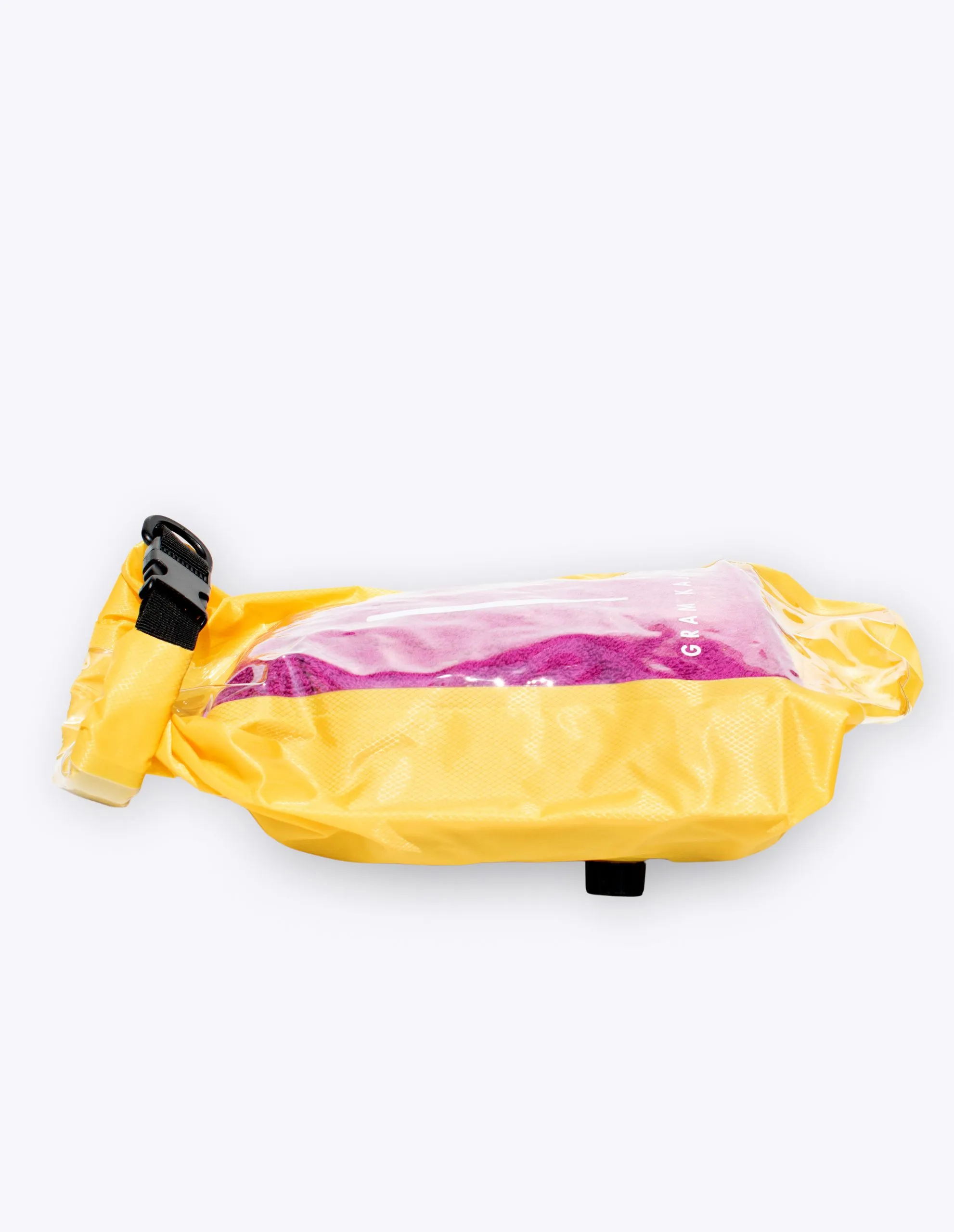 Dry bag with valve compression